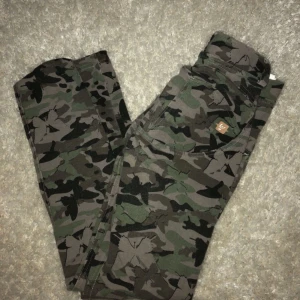  - Storlek 36. Kvitto på byxorna finns! Pris kan diskuteras.