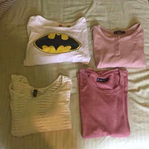  - Dem två längst upp och den vita där nere är crop tops, aldrig använda då dem är försmå.  Den längst ner till höger är en vanlig kortärmad, lite använd. Allt är i mycket bra skick! 50kr st! 