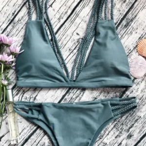  - Bikini i storlek Small. Aldrig använd. Supersnygg!! Frakt betalar du själv