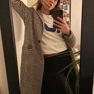 Kappa från bikbok - Jätteskön rutig o snygg, använd men i fint skick! Frakten 63kr