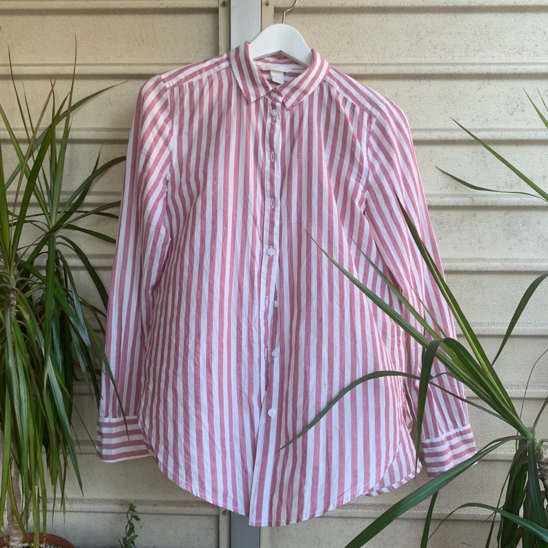 Rosa-vit-randig skjorta  - 90
