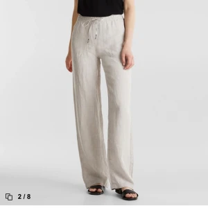 Linne byxor, esprit - Så sjukkkkttt snygga, helt slutsålda och eftertraktade linne byxor från esprit. Var tyvärr lite för stora och långa för mig som är 163 cm. Säljer för nypris eller högre (ni får buda) i och med att de är slutsålda och oanvända. Bud just nu: 
