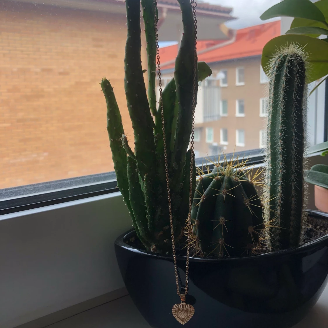 Halsband med hjärt motiv - 90