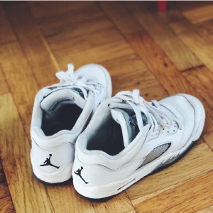 Jordans skor - Supersnygga retro jordans köpta på Beyond retro. 