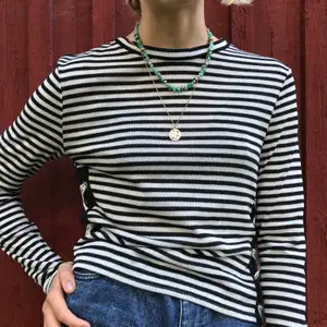 Striped tröja från H&M, aldrig använd. Storlek M men passar även till s/xs