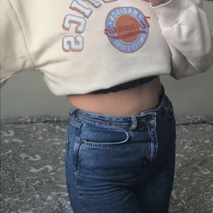 Oversize Tröja - En fin skön tröja från Gina Tricot, har knappt använt knappt. Den är i stl M/S