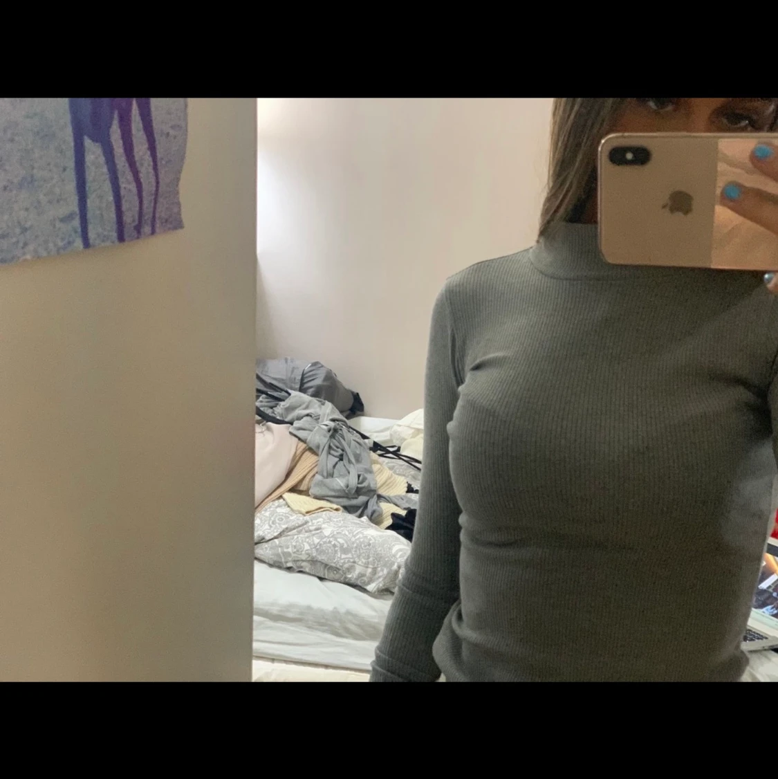 Grå ribban tröja.  - 90