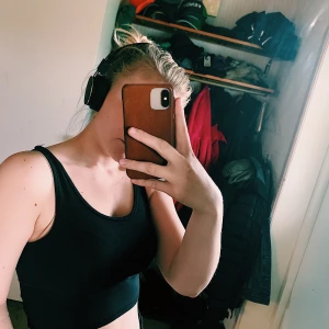 Svart linne från bikbok. - Fint skick, frakt tillkommer.