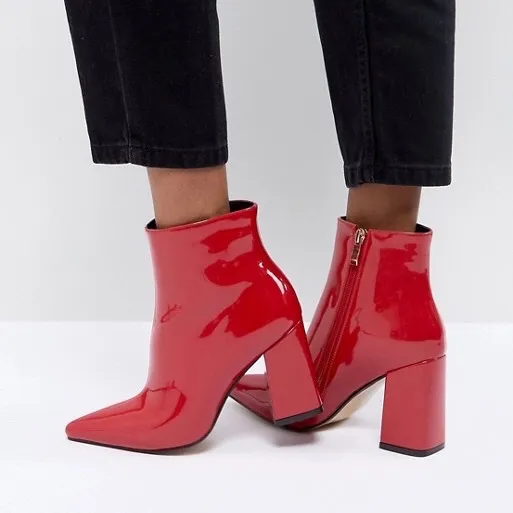 Säljer dessa ursnygga röda boots i strl 38 från Public desire. Normala i storleken. I väldigt bra skick. ❣️. Skor.