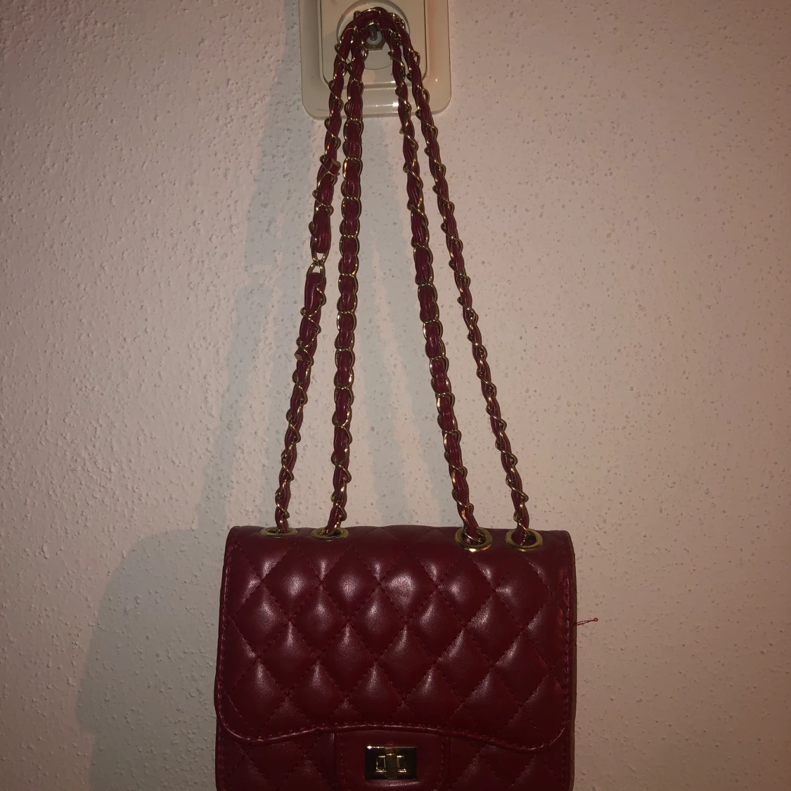 Superfin röd liten väska