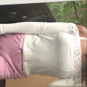 Vit tröja  - Priset kan diskuteras 