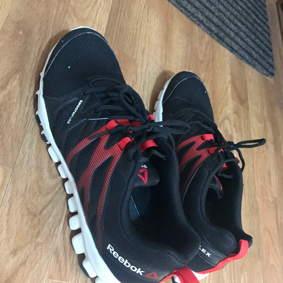 Reebok träningskor  - 90