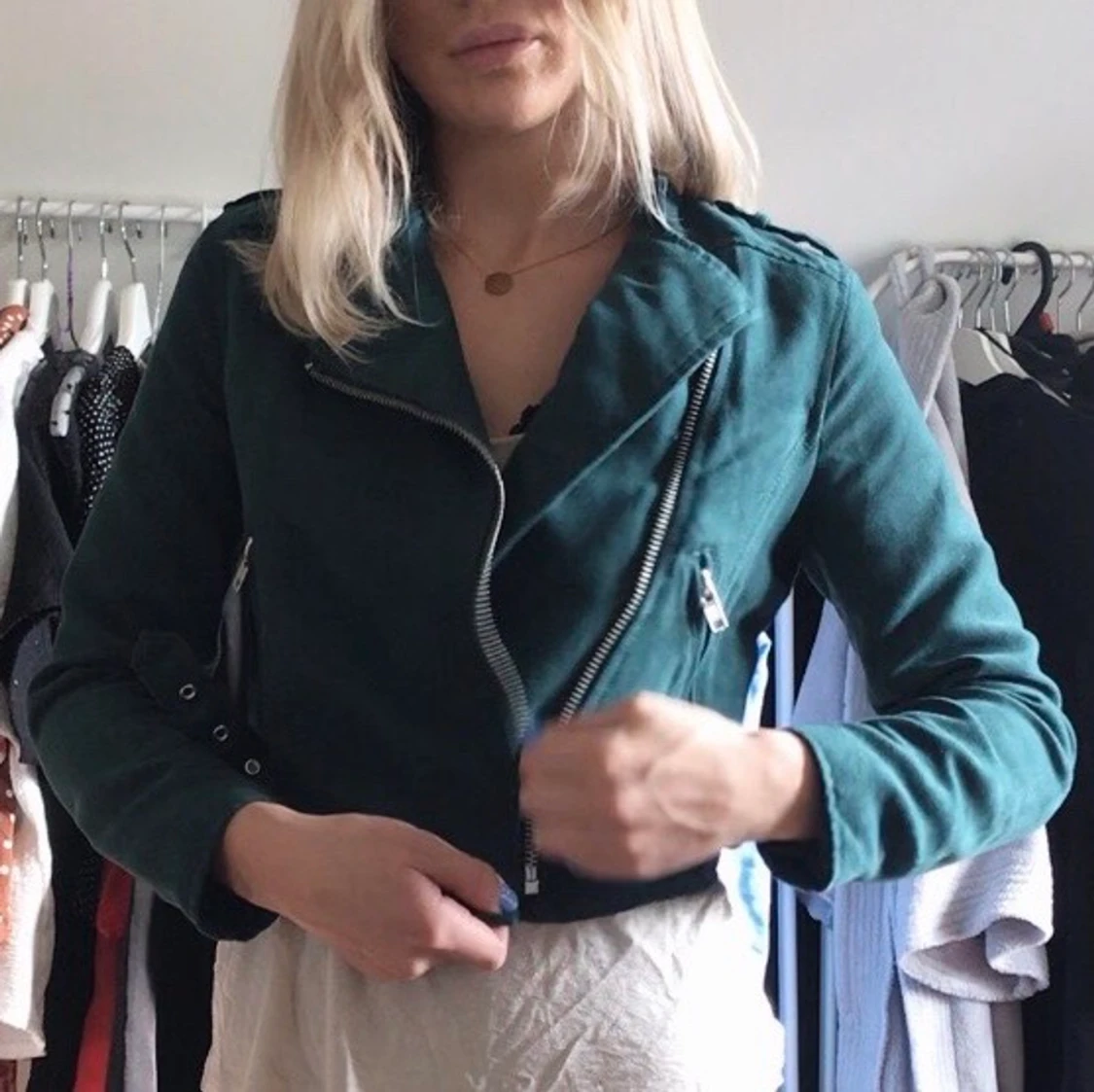 Grön jacka i moccaimitation - 91