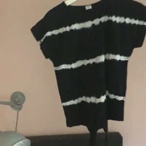 En tröja från Lindex använd få gånger  - En tröja från Lindex 