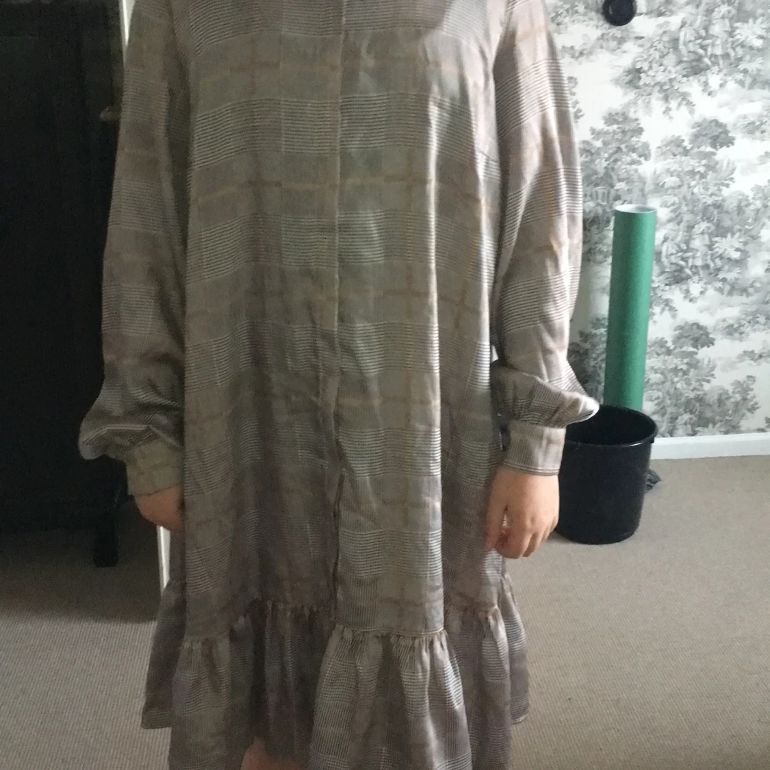 En rutig klänning  - 90