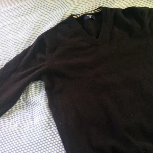 Gant kofta- stickad strl S - Hej! Detta plagget är en fin kofta för män i storlek 1.65- 1.70- den är bra kvalite och säljes billigt