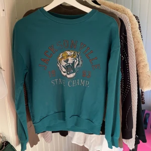 Sweatshirt🤍 - Hur fin som  sweatshirt som helst! 150kr ink frakt