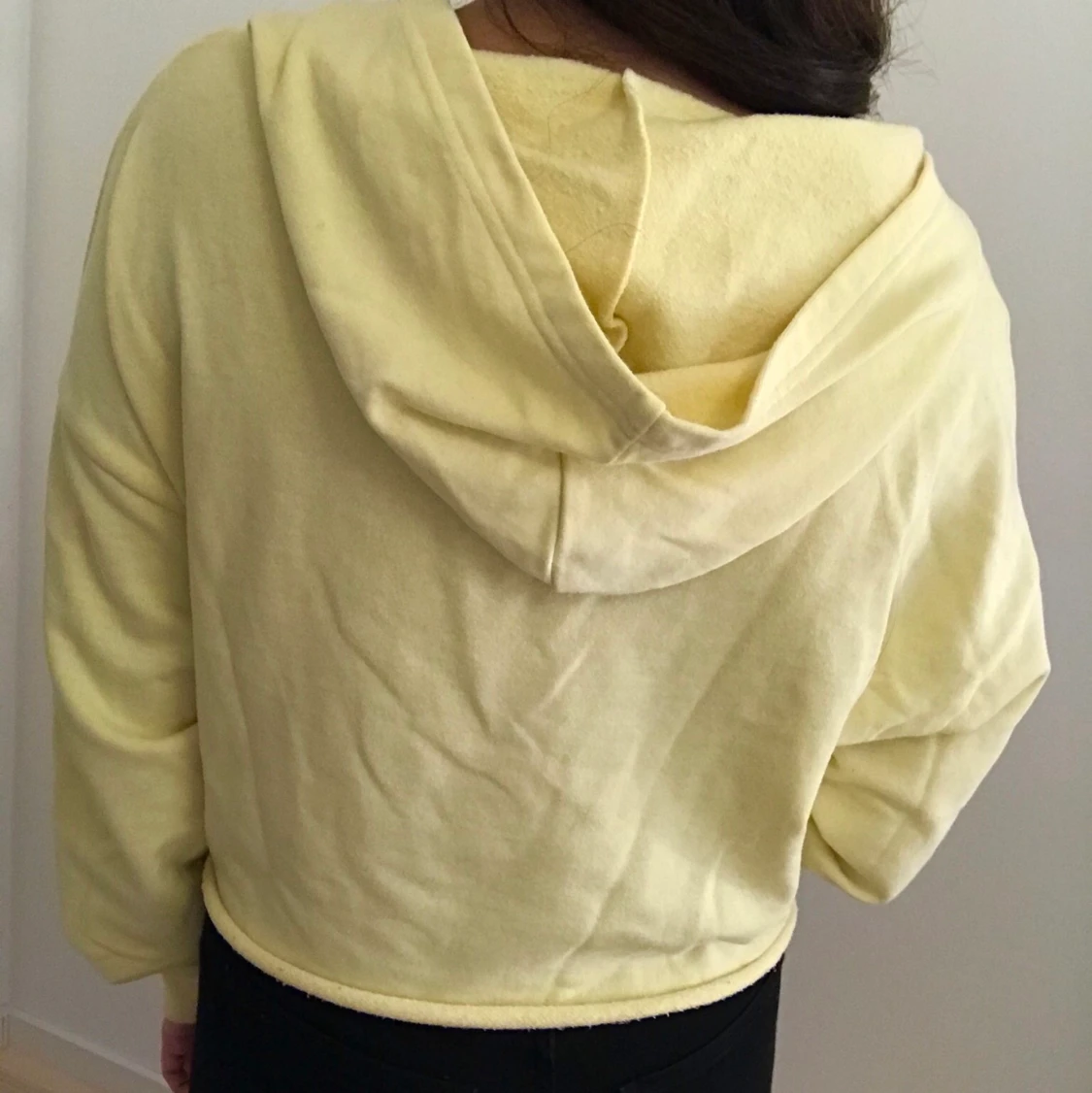 Ljusgul hoddie 💛 - 90