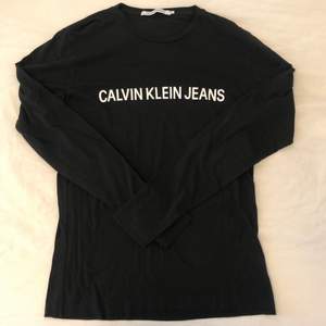 Longsleeve från Calvin Klein Jeans, knappt använd