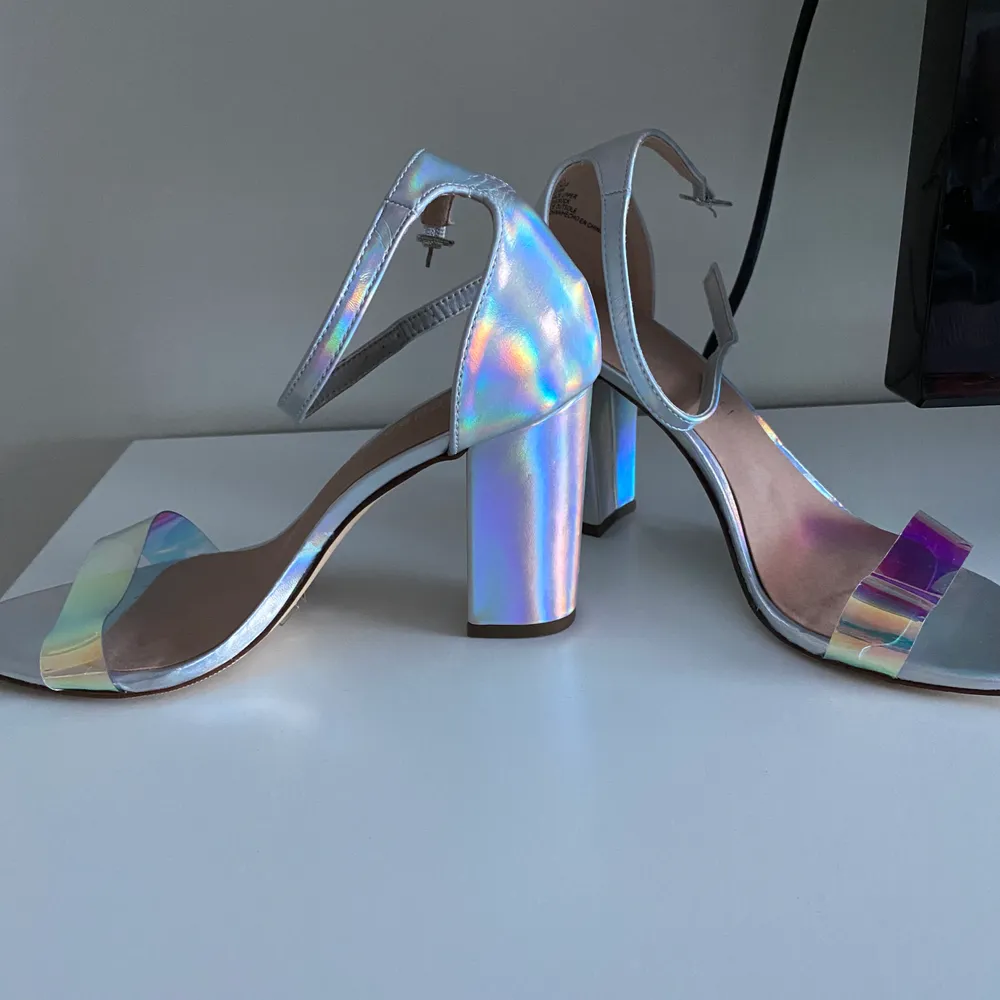New heels. . Skor.