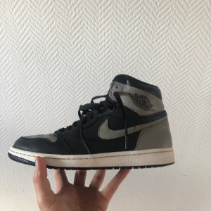 Jordan 1 shadow us 9 - Inget og medföljer kom med bud 