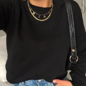 Sweatshirt  - Basic sweatshirt från NAKD. Använd 1 gång, relativt oversized. Som ny i storlek XS, passar även en S. 120kr + frakt 💛💫