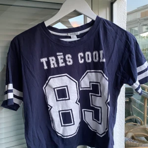 Croptop från forever21 - Croptop från forever21. Stl M. Köparen står för frakten. 