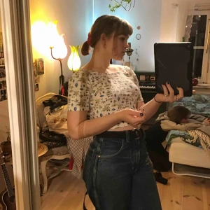  - Lågryggad mönstrad magtröja, jätte fin till jeans på sommaren