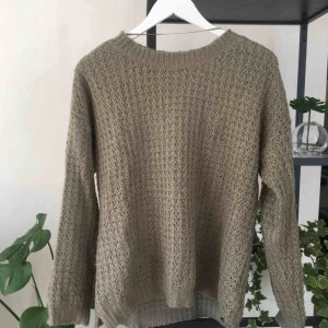  - Skitmysig stickad tröja! Har du möjlighet att ses i Stockholm innerstad har du förtur 🌟