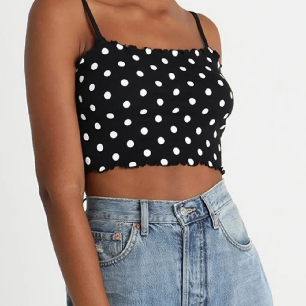 SÅLD INVÄNTAR BETALNING Supersöt croptop från Topshop. . Toppar.