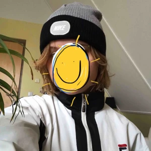  - NIKE-beanie. Aldrig använd. 🌻Frakt tillkommer (25kr) 🦕 No refunds 🌻