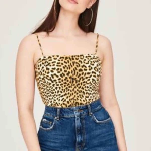  - Scarlett linne från Gina tricot💛 Frakt tillkommer