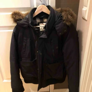  - Vinterjacka varm i dun för killar.