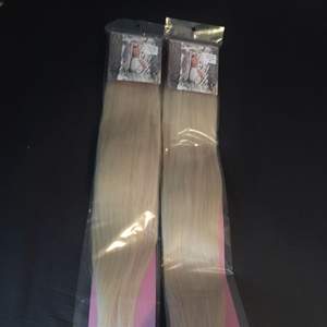 Säljer 2 st paket Tapehair Deluxe från Luxushair. 65 cm á 90 gram färg #90 isblond Nypris: 2998:-  https://www.luxushair.com/se/tape-hair-extensions/tapehair-deluxe  Sista bilden är från deras instagram. Finns i Liljeholmen