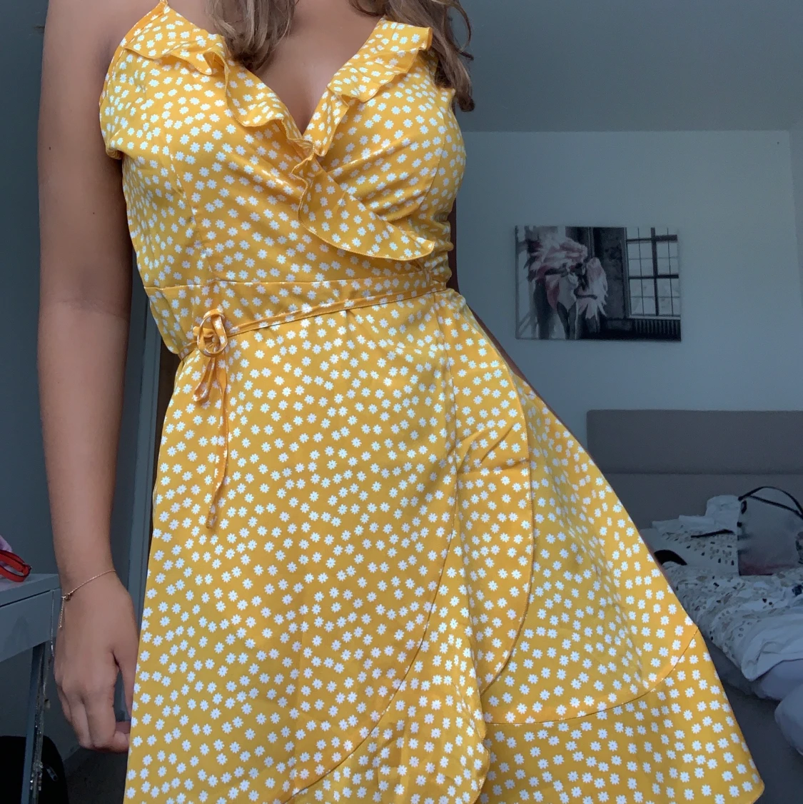 Prickig gul klänning - 90
