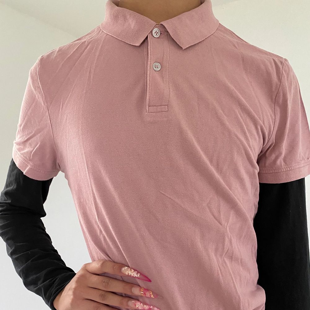 Basic baby-rosa piké från H&M! Fraktar för extra kostnad . T-shirts.
