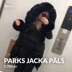 Parks jacka päls - Hej säljer nu min vinterjacka i super fint och sparsamt skick jackan är köpt på butik garoff i solna för 4500 förra vintern jackarna har inga märken eller fel hör av er vid intresse kan gå ner vid snabbaffär!