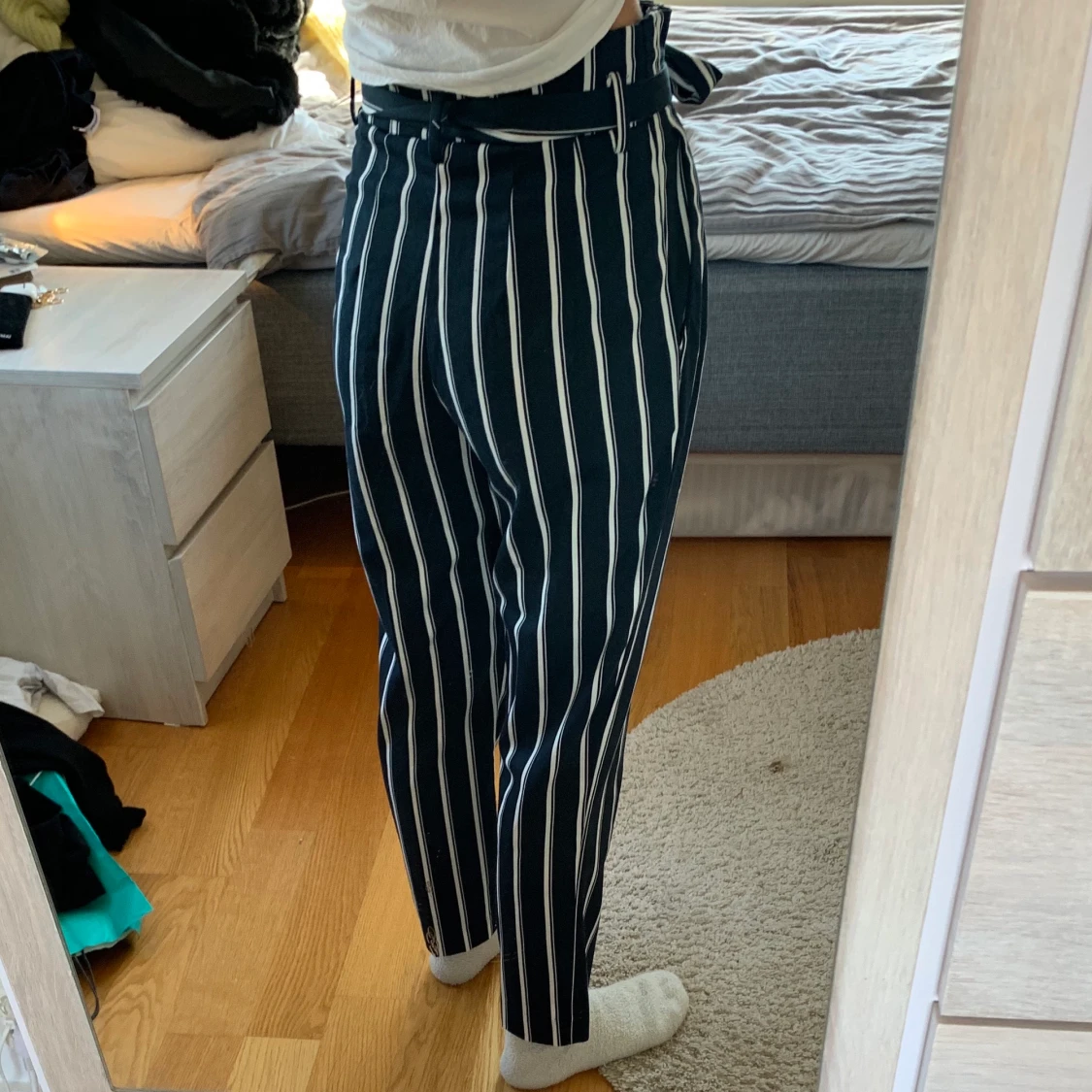 Blå-vit randiga byxor - 90