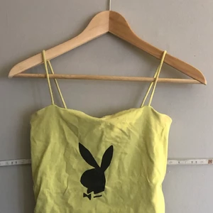 Playboy linne  - Playboy linne. Linnet är från Gina tricot men trycket är hemmagjort. 