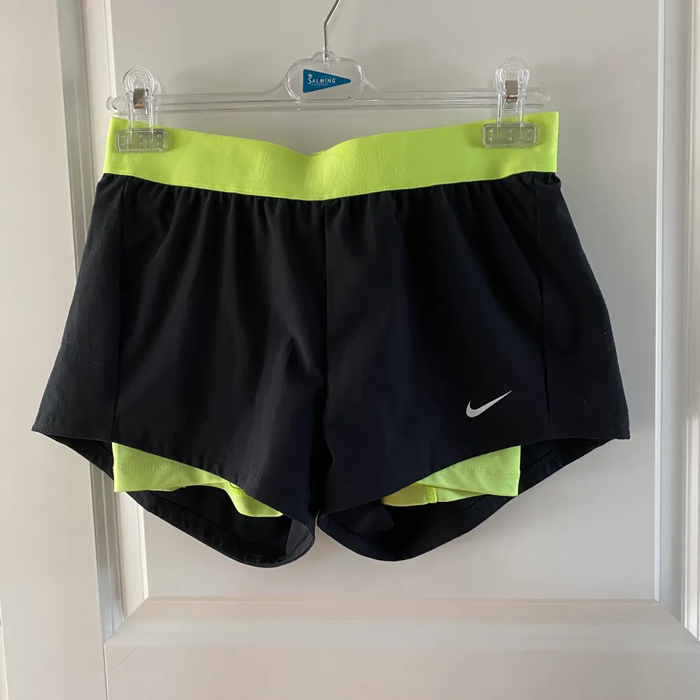 Nike shorts i stretchigt tyg. Underbyxa i.. Shorts.