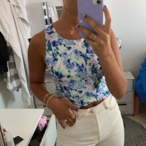 Söt topp Bikbok - Jätte söt topp från bikbok som tyvärr inte används längre ;/💕 40kr+frakt