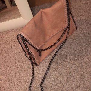 Stella MacCartney  - Stella MacCartney ljusrosa väska med silverdetaljer