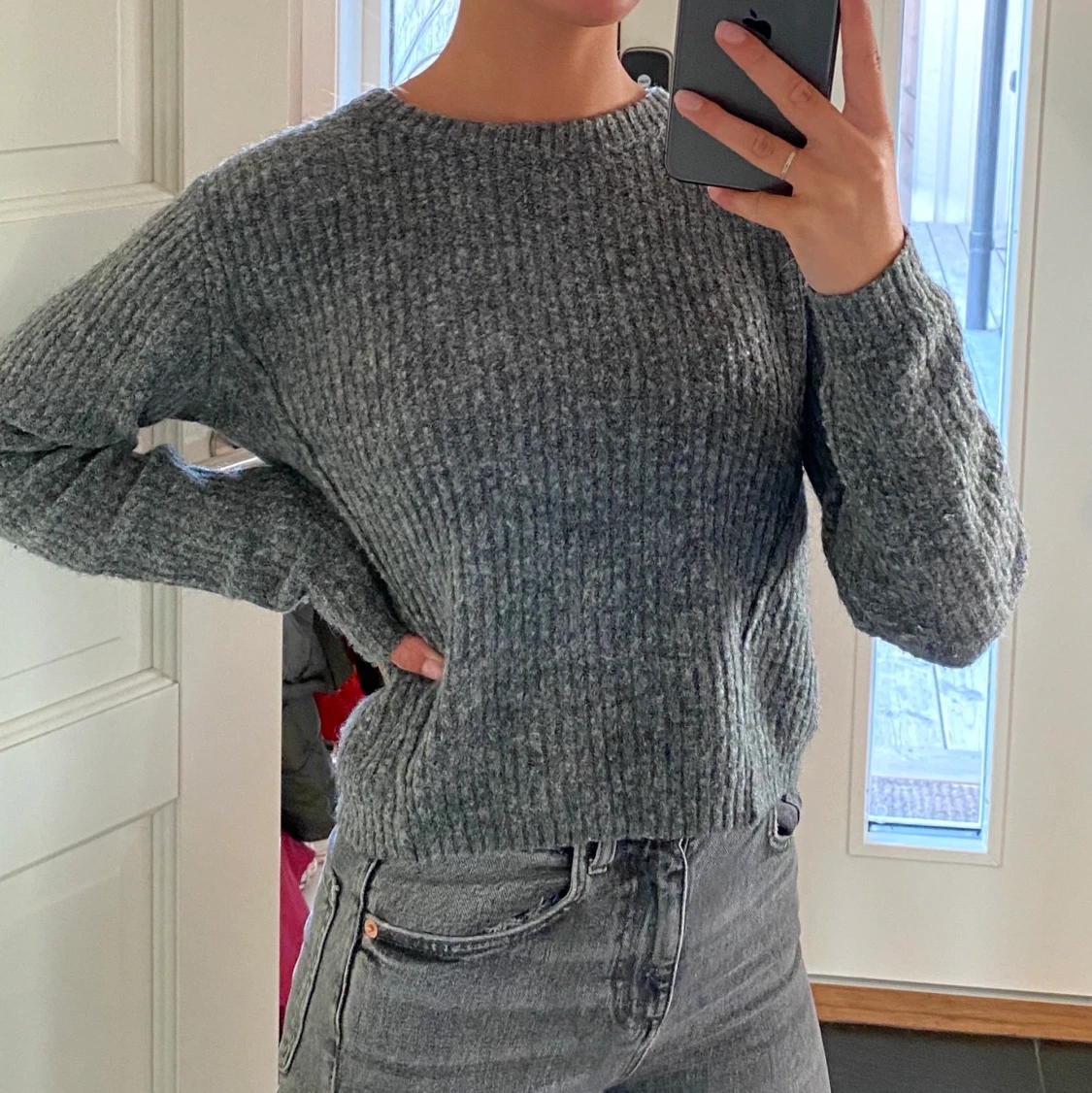 Stickad Grå kort tröja ifrån BIKBOK i storlek XS - 90