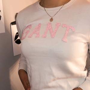 En fin Gant tröja i storlek 158/164 men passar även S och XS!