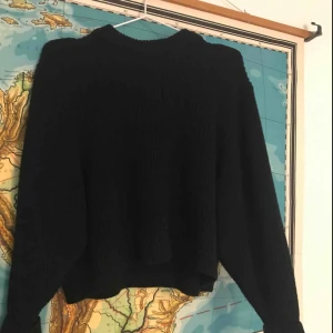  - Stickad tröja från monki, perfekt till hösten!