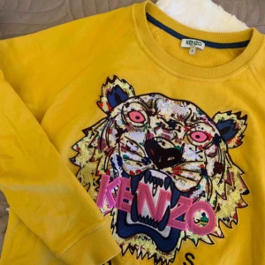  - Äkta kenzo tröja , i fint skick.