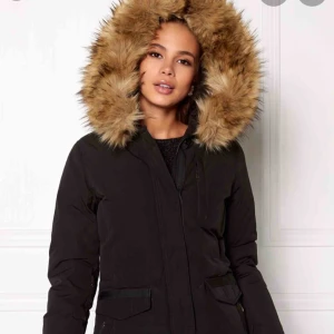  - Hollies jacka Daniela i ett bra skick. 