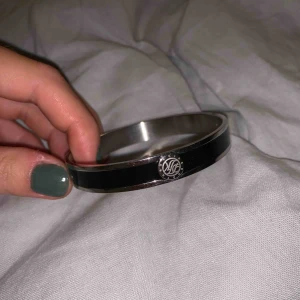  - Armband från Dyrberg Kern, nypris 700