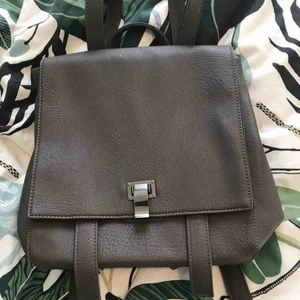  - Aldrig använd prislappen finns Kvar! Inkl frakt! Skriv för fler bilder men endast om du är en seriös köpare!!!!