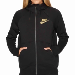  - Superfin hoodie med dragkedja från Nike. Använd men i bra skick. Köpt för 800kr.